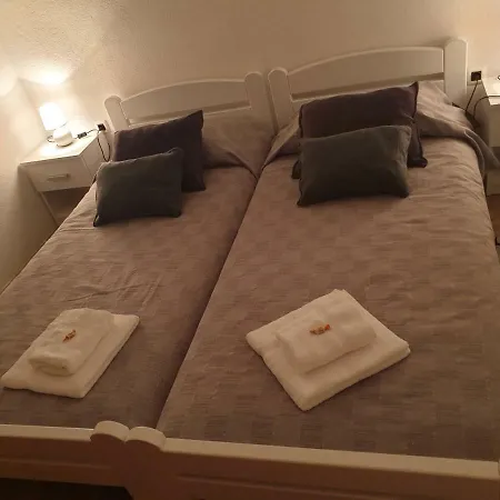 Guest house And V&m