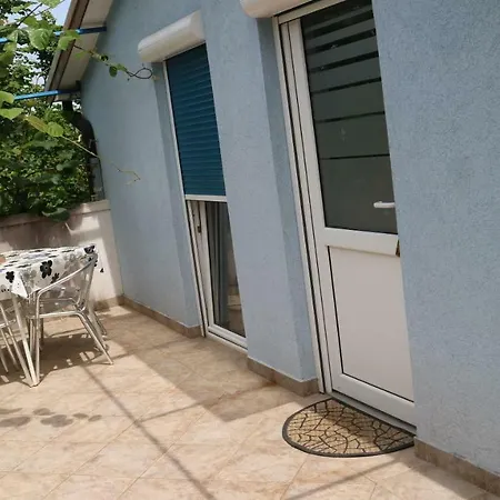 And V&m Πανσιόν 4*