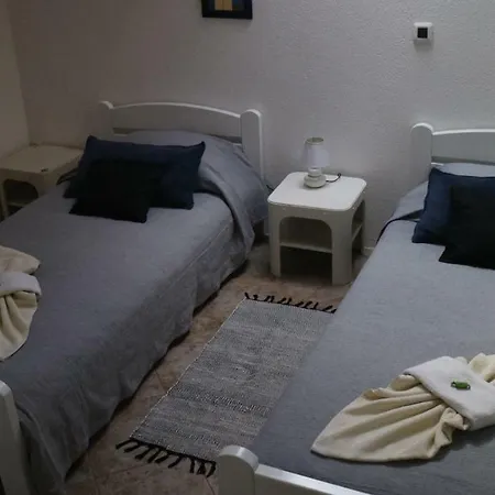 And V&m Πανσιόν Murine