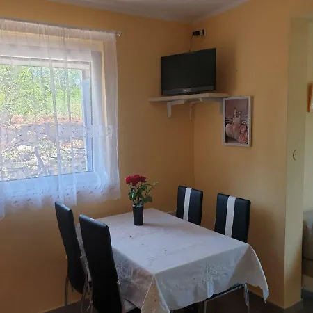 Πανσιόν And V&m 4*