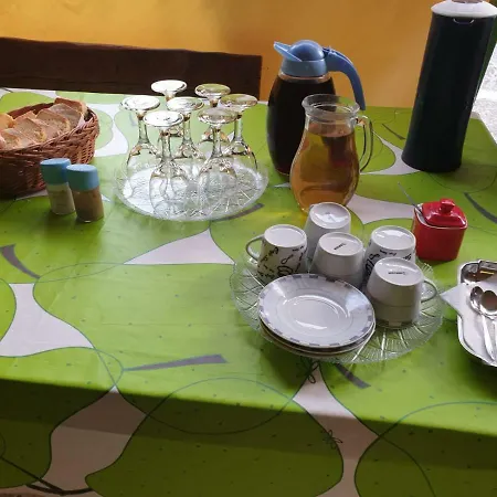 And V&m Πανσιόν 4*