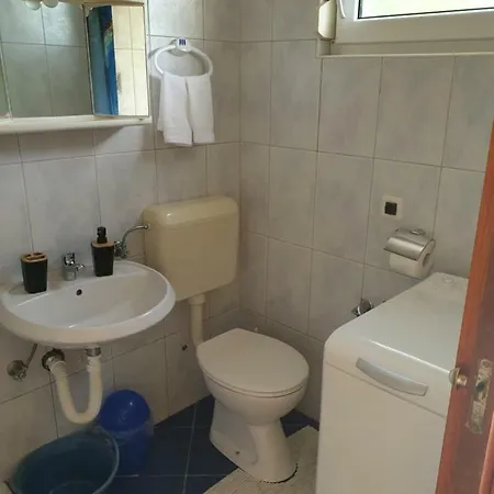 Πανσιόν And V&m