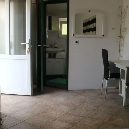 And V&m Guest house