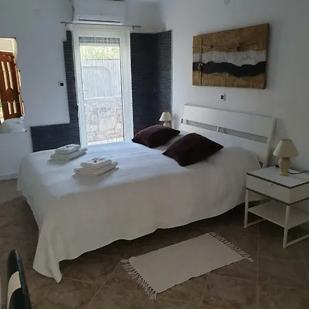 Guest house And V&m